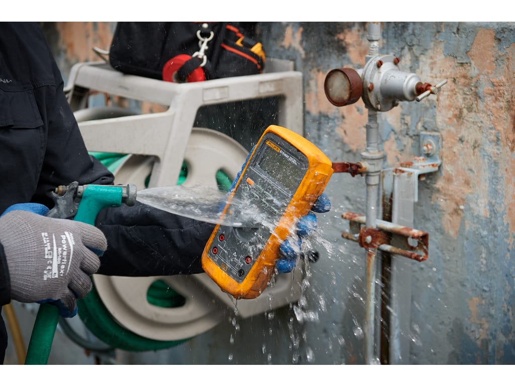 Fluke 87VMAX-PVLEAD1 - Kit de Multímetro Digital con PVLEAD1 MC4