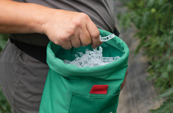 Bolsa con clip de enrejado