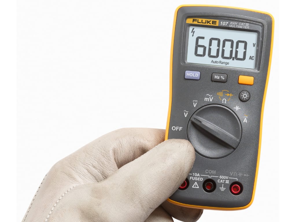 Fluke 107 - Multímetro digital ESP/ CAT III 600 V