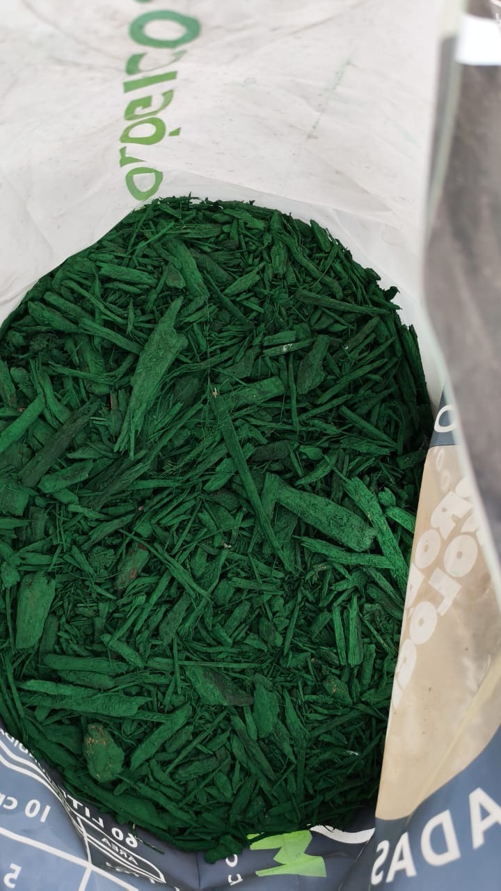 Mulch Premium: Acolchado Natural para Jardines y Agricultura