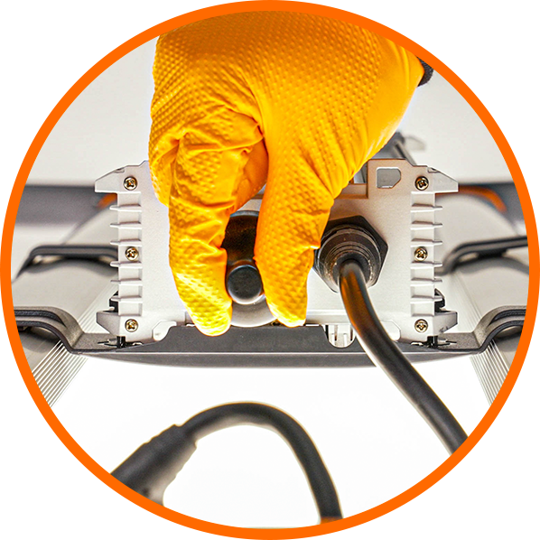 Fluence SPYDR Fang - Luces LED de Cultivo